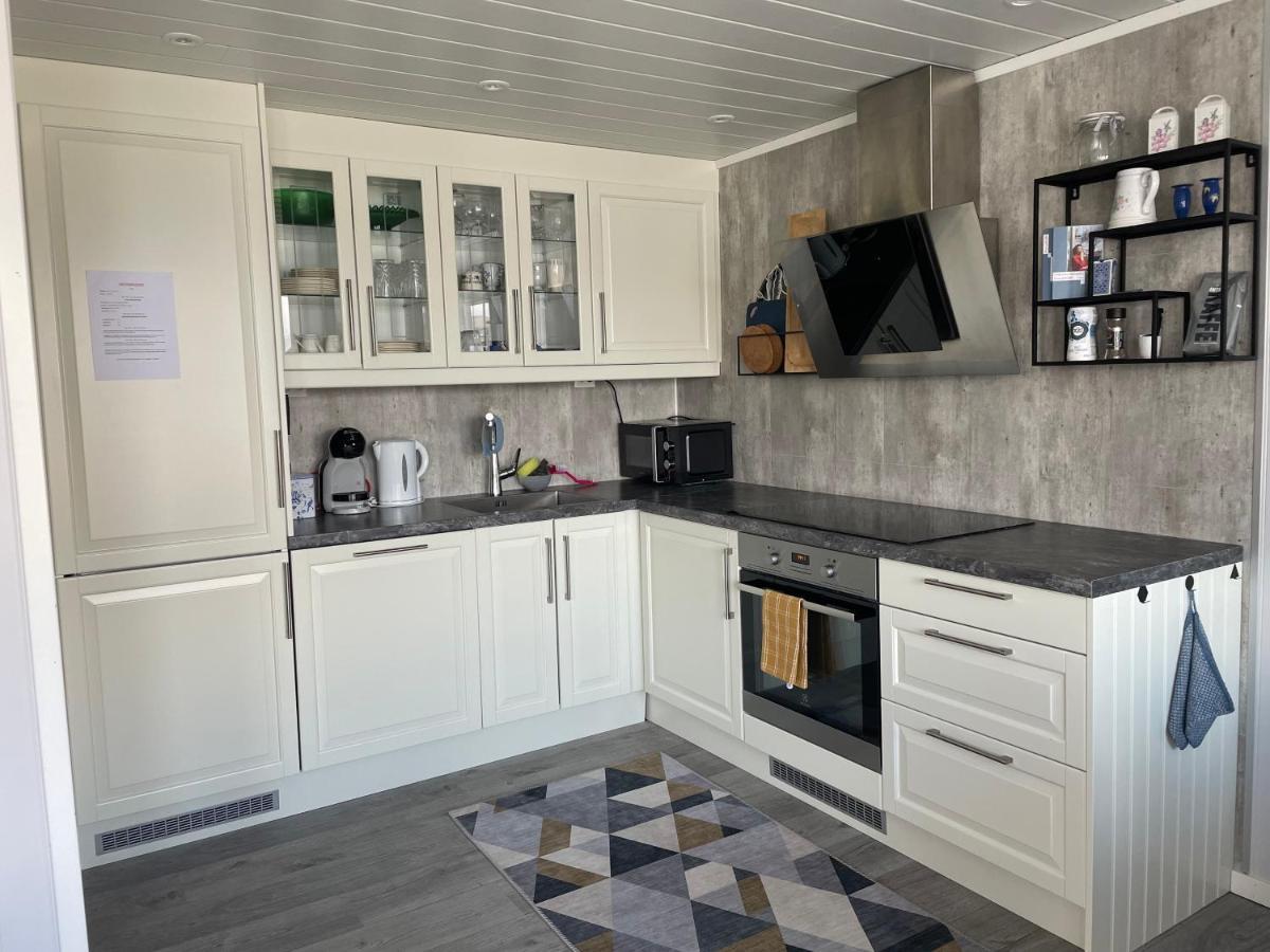 Luxurious Cabin By The Waterfront Leknes Luaran gambar