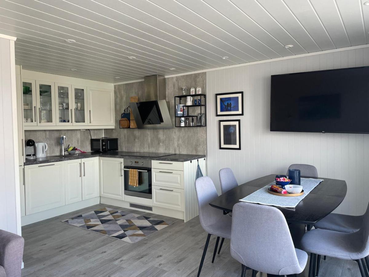Luxurious Cabin By The Waterfront Leknes Luaran gambar