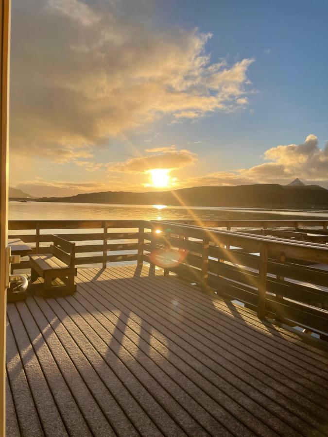 Luxurious Cabin By The Waterfront Leknes Luaran gambar
